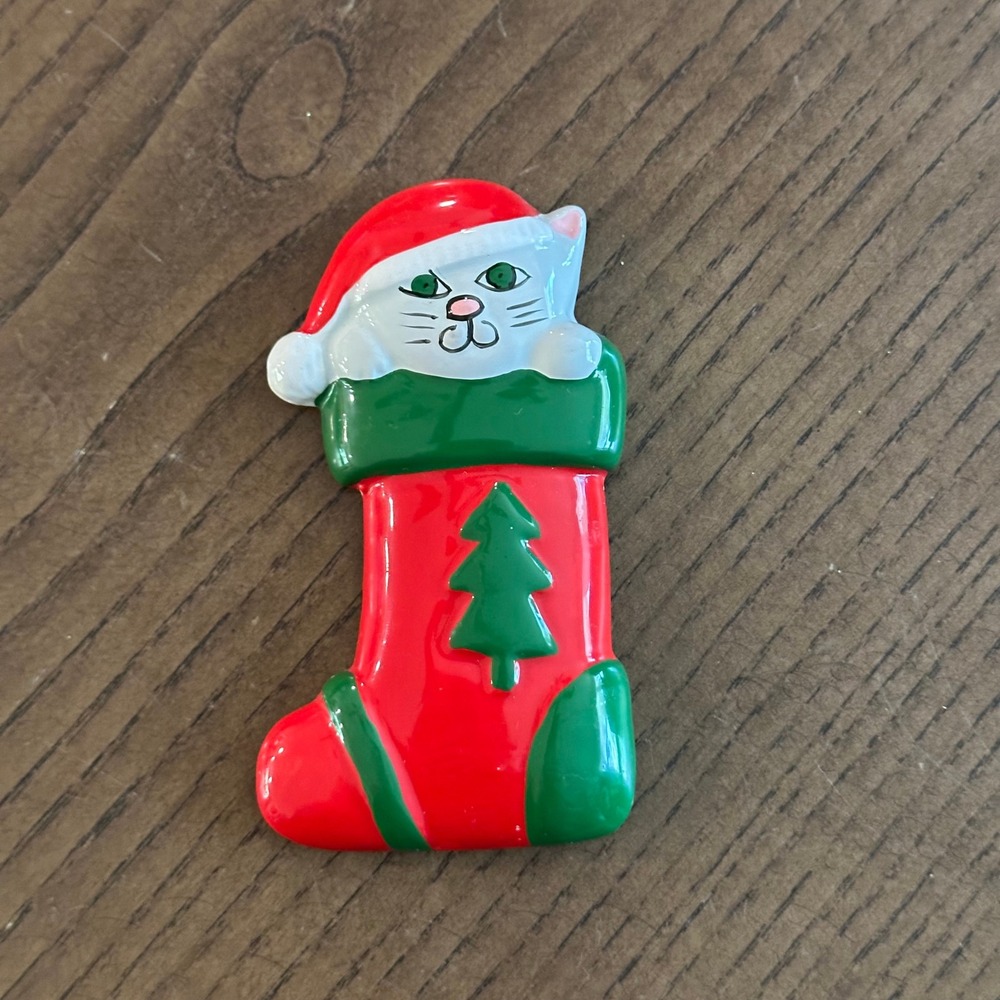 Christmas Cat‎ in Stocking Refrigerator Magnet White Kitty Santa Hat Red Green